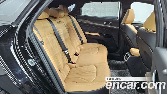 Kia K5 3세대 Signature, 2023 12