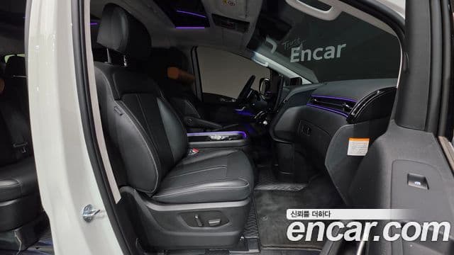 Hyundai Staria Inspiration, 2025 10