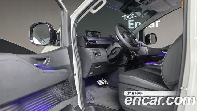 Hyundai Staria Inspiration, 2025 11