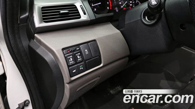 Honda Odyssey 4세대, 2015 17