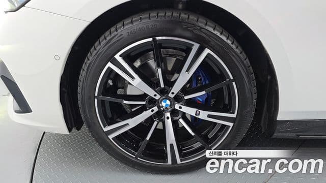 BMW 5시리즈 (G60) 530i xDrive M Sport, 2025 все фото