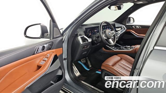 BMW X7 (G07) xDrive 40d M Sport 6인승, 2023 10