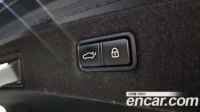 Genesis G90 Premium Luxury, 2019 18