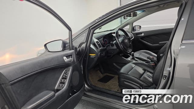 Kia K3 Trendy, 2013 10