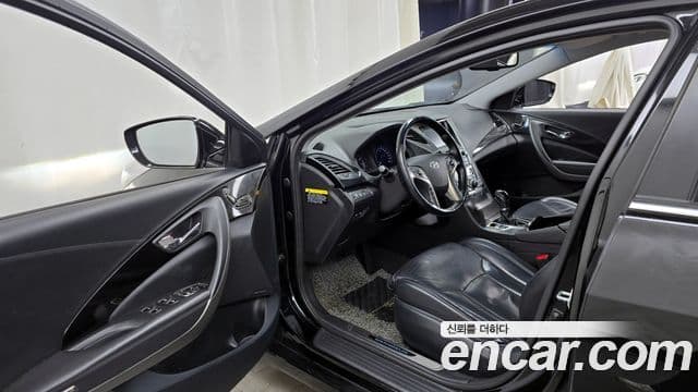 Hyundai Grandeur HG Premium, 2014 10