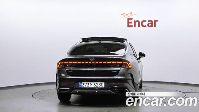 Kia K5 гибрид 3세대 Signature, 2021 4