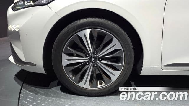 Kia K8 гибрид Noblesse, 2022 все фото