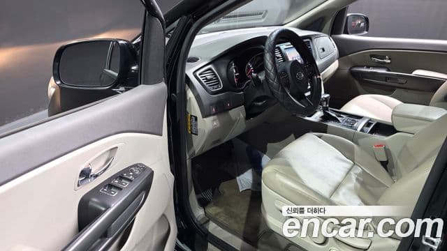 Kia All New Carnival Luxury, 2018 11