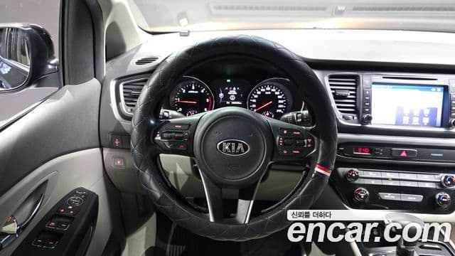 Kia All New Carnival Luxury, 2018 13