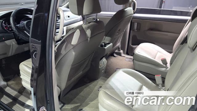 Kia All New Carnival Luxury, 2018 16