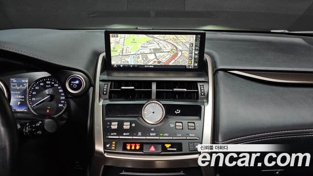 Lexus NX300h Supreme, 2019 14