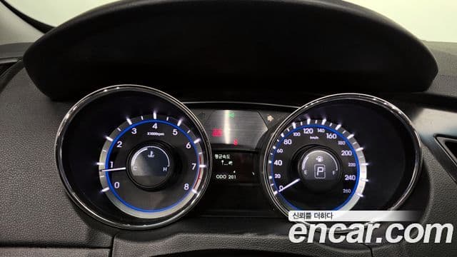 Hyundai Sonata The / новый 브릴리언트 LPI Modern(для людей с инвалидностью), 2013 8