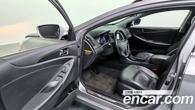 Hyundai Sonata The / новый 브릴리언트 LPI Modern(для людей с инвалидностью), 2013 11