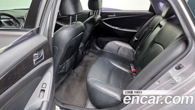 Hyundai Sonata The / новый 브릴리언트 LPI Modern(для людей с инвалидностью), 2013 12
