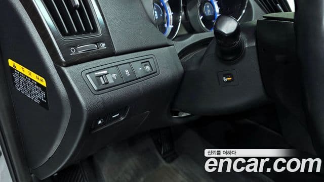 Hyundai Sonata The / новый 브릴리언트 LPI Modern(для людей с инвалидностью), 2013 16