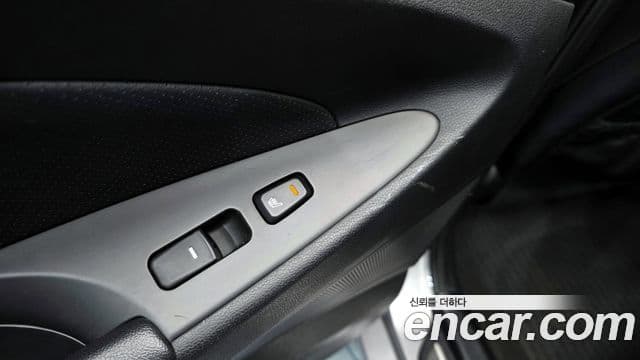 Hyundai Sonata The / новый 브릴리언트 LPI Modern(для людей с инвалидностью), 2013 18