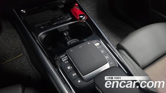 Mercedes-Benz EQA H243, 2021 19