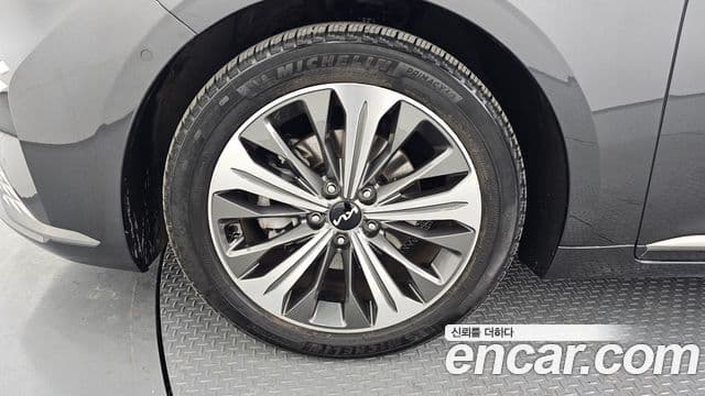 Kia K8 гибрид Signature, 2022 все фото