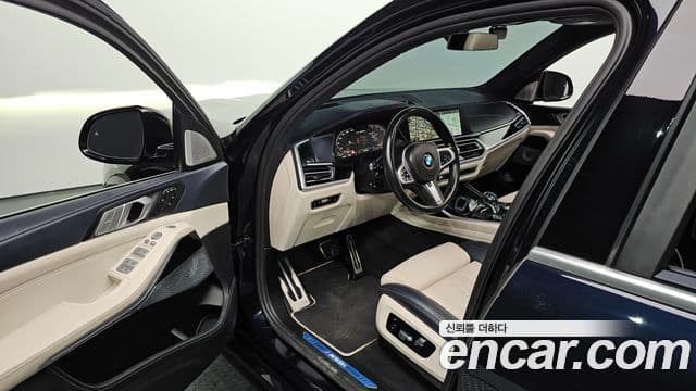BMW X7 (G07) M50i 6인승, 2021 11