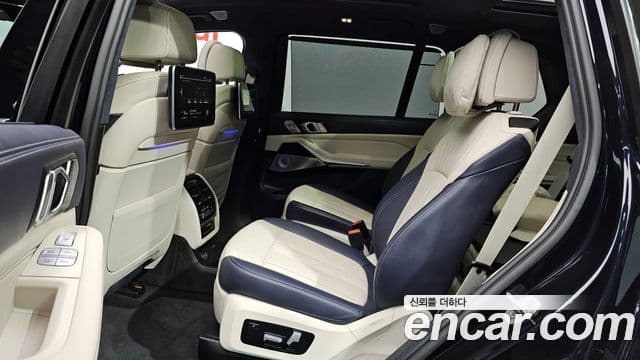 BMW X7 (G07) M50i 6인승, 2021 12