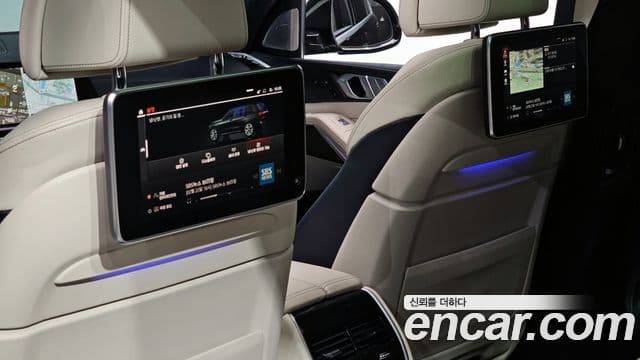 BMW X7 (G07) M50i 6인승, 2021 17