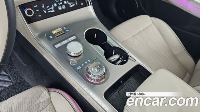 Genesis GV70, 2025 9