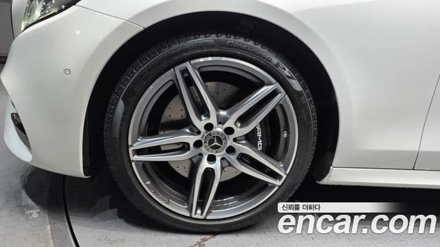 Mercedes-Benz E-класс W213 AMG Line, 2020 все фото