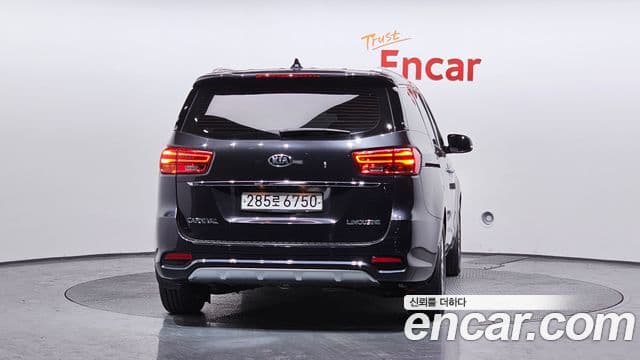Kia The / новый New Carnival VIP, 2020 4