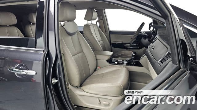 Kia The / новый New Carnival VIP, 2020 10