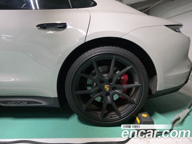 Porsche 타이칸 GTS, 2023 6