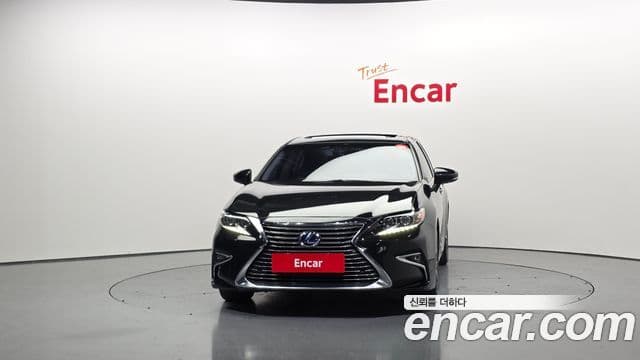 Lexus New ES300h XV60, 2018 3