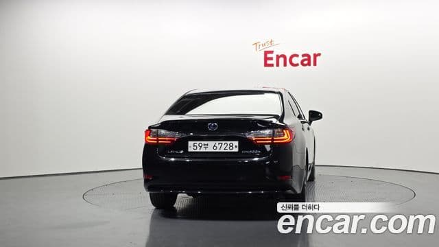 Lexus New ES300h XV60, 2018 4