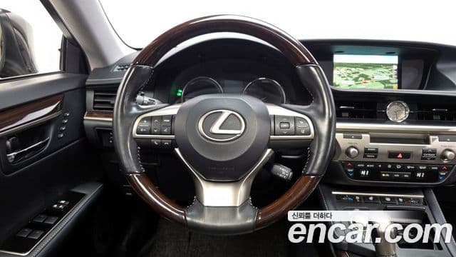 Lexus New ES300h XV60, 2018 13