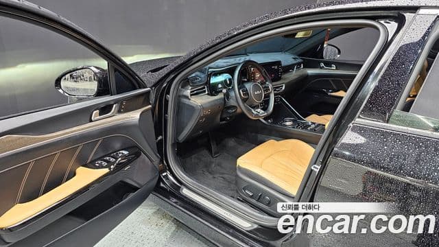 Kia K5 3세대 Signature, 2023 11