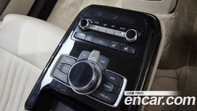 Genesis EQ900 Premium Luxury, 2017 18