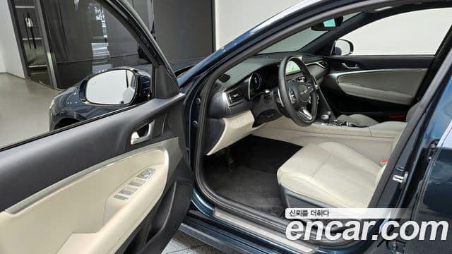 Genesis The / новый New G70, 2022 11