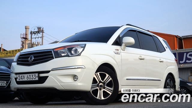 KG모빌리티(SsangYong) Korando 투리스모 4WD 11인승 Adventure 60th Edition, 2015 2