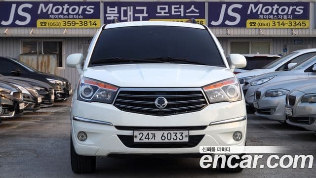 KG모빌리티(SsangYong) Korando 투리스모 4WD 11인승 Adventure 60th Edition, 2015 3