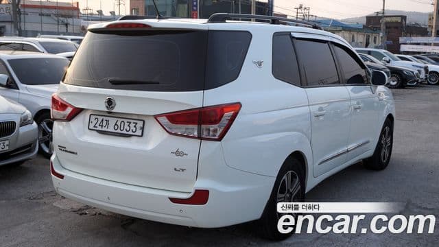 KG모빌리티(SsangYong) Korando 투리스모 4WD 11인승 Adventure 60th Edition, 2015 6