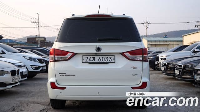 KG모빌리티(SsangYong) Korando 투리스모 4WD 11인승 Adventure 60th Edition, 2015 7