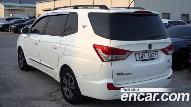 KG모빌리티(SsangYong) Korando 투리스모 4WD 11인승 Adventure 60th Edition, 2015 8