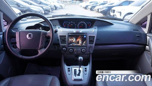 KG모빌리티(SsangYong) Korando 투리스모 4WD 11인승 Adventure 60th Edition, 2015 12