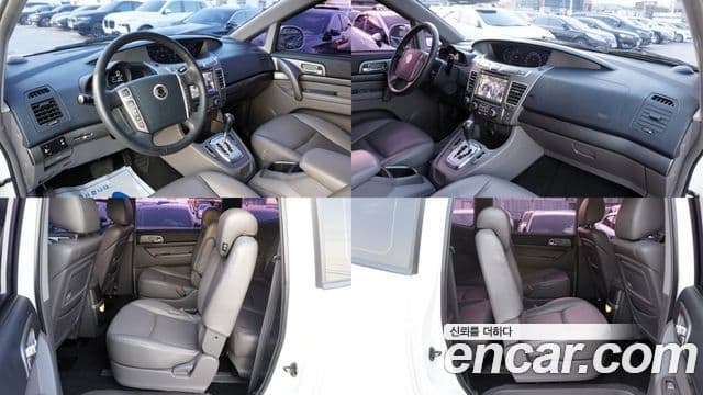 KG모빌리티(SsangYong) Korando 투리스모 4WD 11인승 Adventure 60th Edition, 2015 17