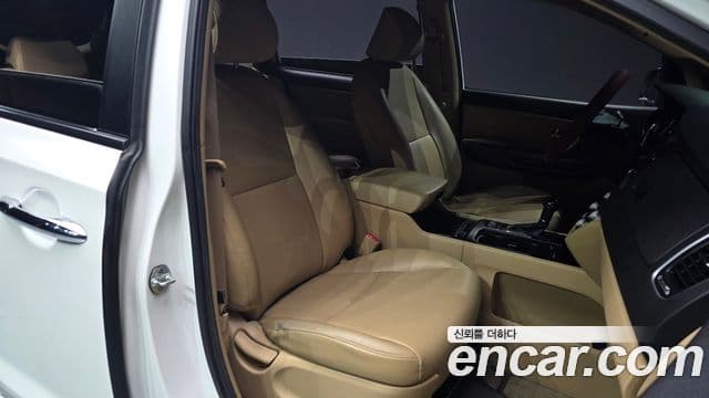 Kia All New Carnival Luxury, 2016 10