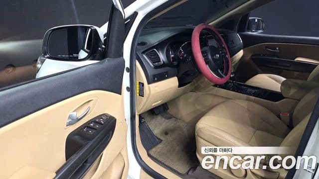 Kia All New Carnival Luxury, 2016 11
