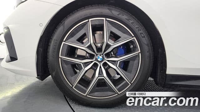 BMW 5시리즈 (G60) 520i M Sport, 2025 все фото