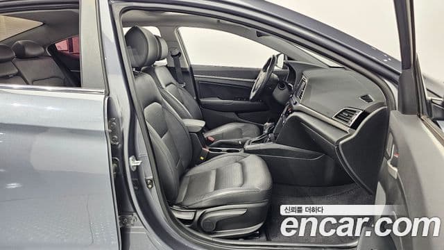 Hyundai Avante AD Premium, 2016 10