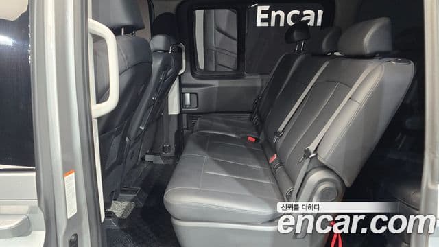 Hyundai Staria Modern, 2025 13