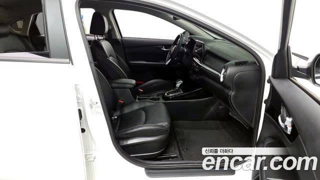 Kia The / новый New K3 2세대 Prestige, 2024 11