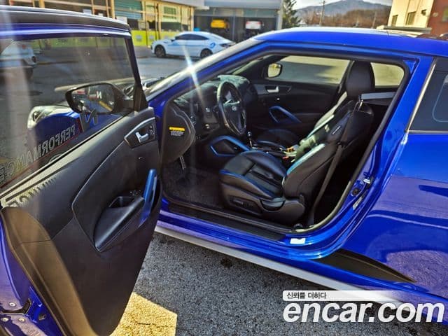 Hyundai Veloster турбо GDi Extreme, 2013 13